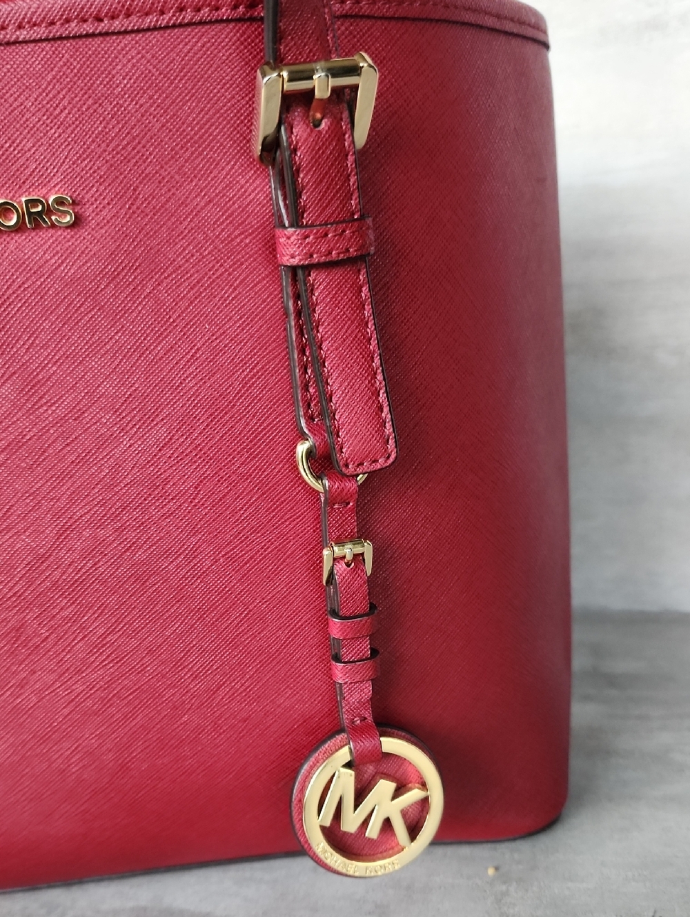 Michael Kors Jet Set Mulberry Red Saffiano Leather Tote with MK Charm - Picture 6 of 12